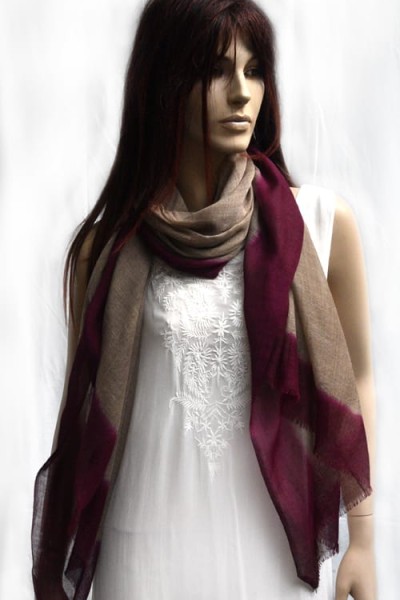 Sjaal of stola, donker fuchsia en taupe, wol en zijde