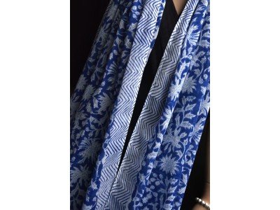 Katoenen origineel blockdrukprint sjaaltje, blauw en wit