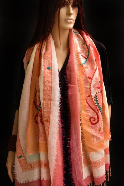 Wollen laagjes sjaal of stola, bohemian, roze, zalm en offwhite met franjes