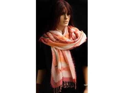 Wollen laagjes sjaal of stola, bohemian, roze, zalm en offwhite met franjes