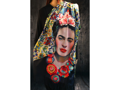 Mexicaanse tegeltjes en zelfportret Frida Kahlo, warme sjaal