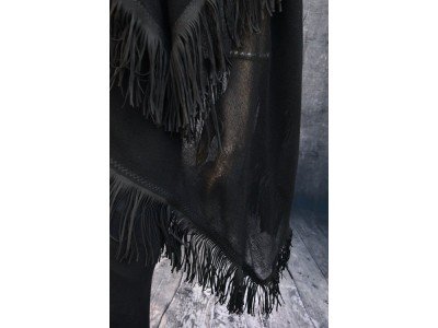 Elegante wollen sjaal of omslagdoek, zwart, driehoek dubbel, suede franjes